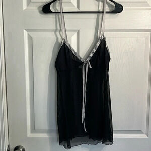 Satin and Beaux nightie. Black with gray bow. Size Large
